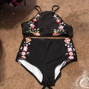 New floral bathing suit. Size xl.